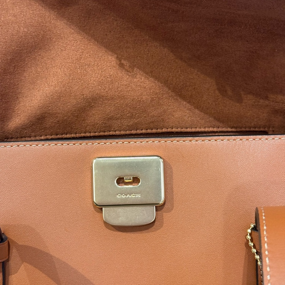 NWT Coach Bridget Flap Shoulder Bag CDB05 Gold/Tan Smooth grain leather - Picture 10 of 12